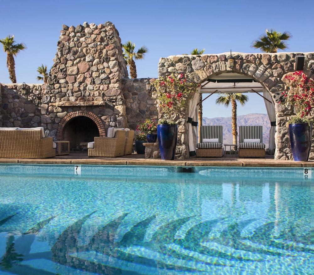 The Inn At Death Valley Ngoại thất bức ảnh The pool at the Ace Hotel Palm Springs