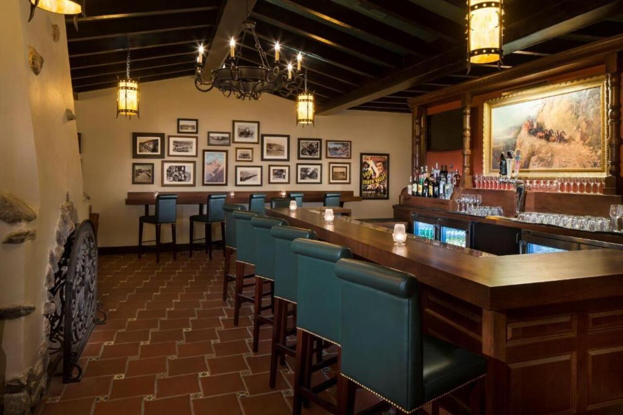 The Inn At Death Valley Ngoại thất bức ảnh The bar at the Santa Barbara Club