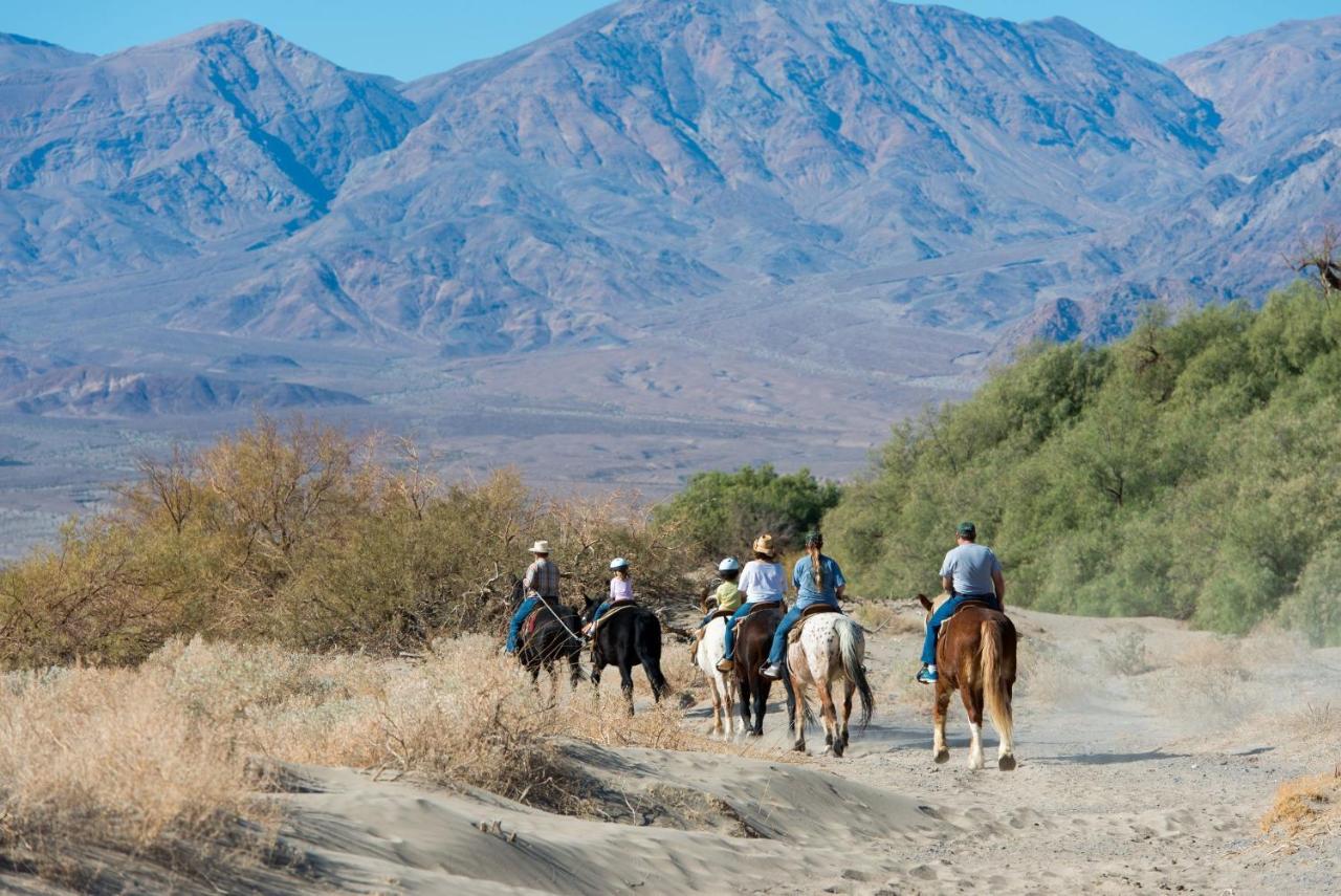 The Inn At Death Valley Ngoại thất bức ảnh Horseback riders on the Old Spanish Trail