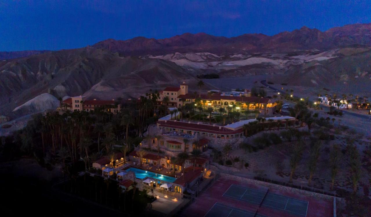 The Inn At Death Valley Ngoại thất bức ảnh Aerial view of the resort at night